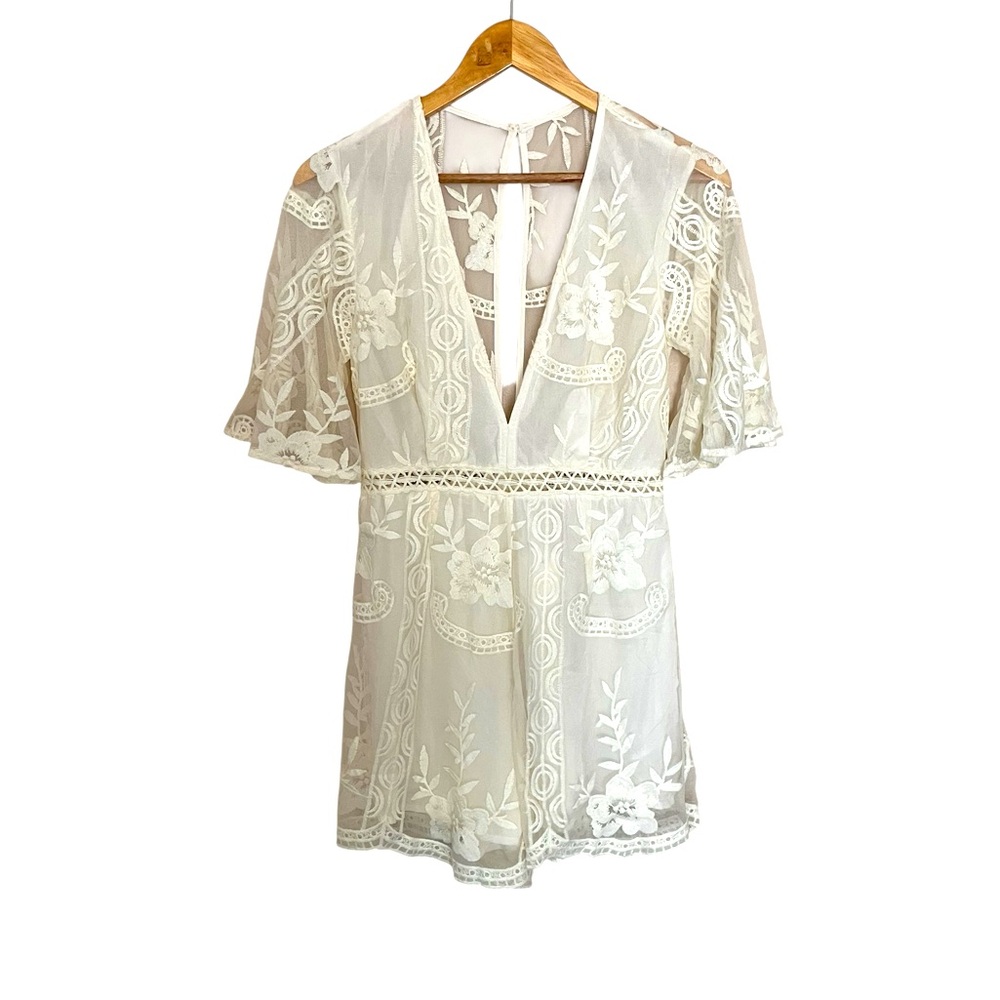 En Crème•Elegant Cream Lace Romper